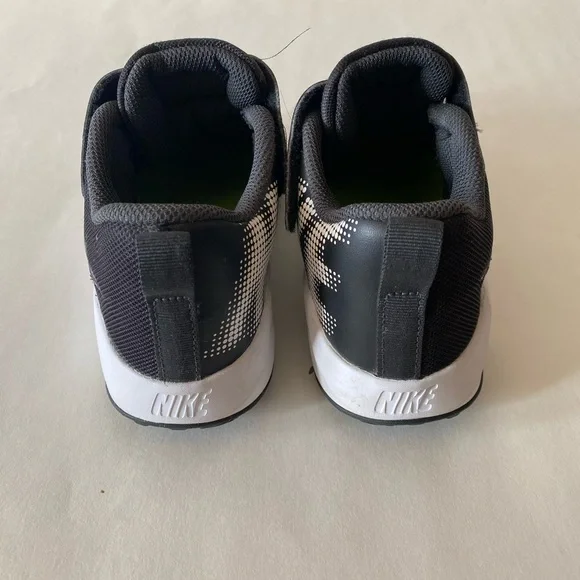 Nike Kids Black and White Low-Top Sneakers - Picture 3 of 6